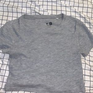 grey me to we crop top